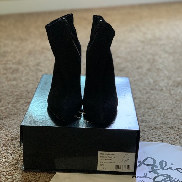 Alice & Olivia black suede CAMRYN bootie 💕 - Picture 4 of 6
